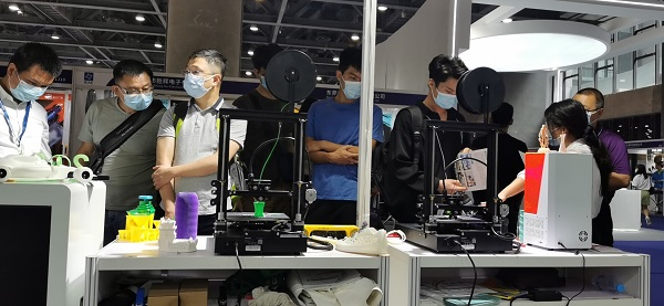 展會(huì)現(xiàn)場|洋明達(dá)3D打印機(jī)精彩亮相廣州電子展，助力中國智造業(yè)(圖3)